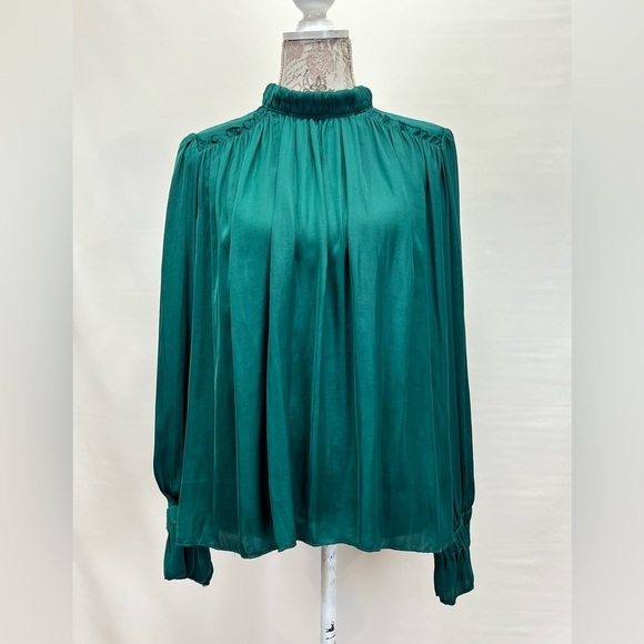 TCEC Emerald green ruched neckline poet sleeve top size M - Picture 5 of 12